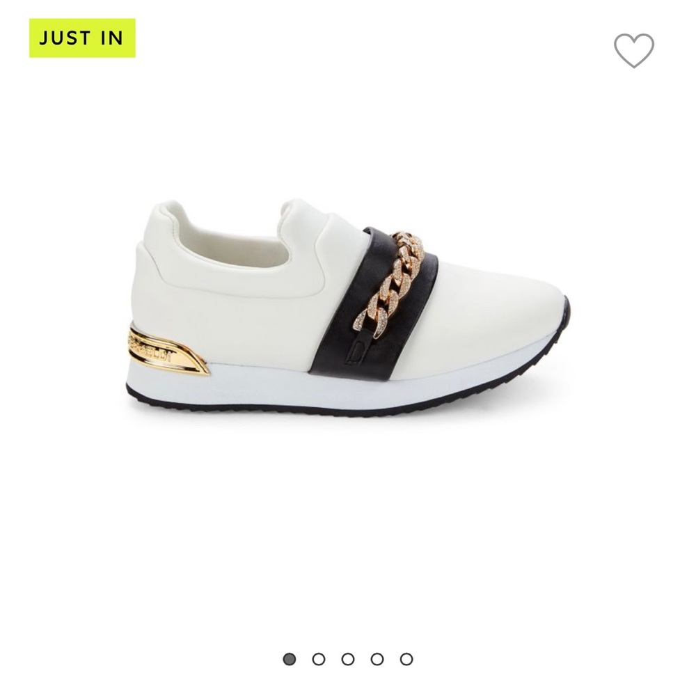 JUST IN!! “KARL LAGERFELD PARIS
Maia Curblink Slip On Sneakers” -Sacs Online